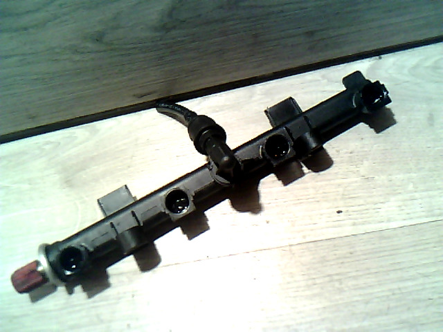 FIAT PUNTO II. Injektor befecskendező híd  bontott alkatrész