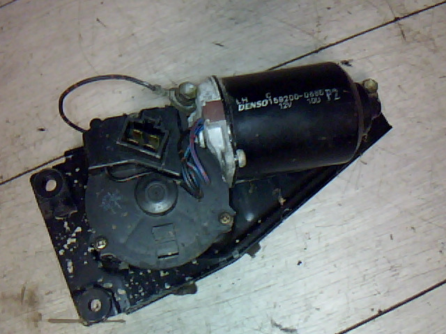 SUZUKI BALENO 95-98 Ablaktörlő motor első bontott alkatrész