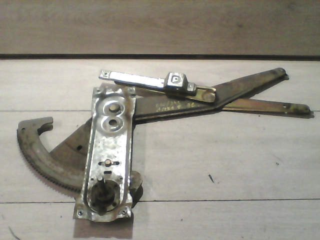 OPEL ASTRA F 91-94 Jobb első ablakemelő szerkezet bontott alkatrész