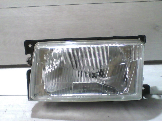VW POLO II. 91-94 Bal első fényszoró bontott alkatrész
