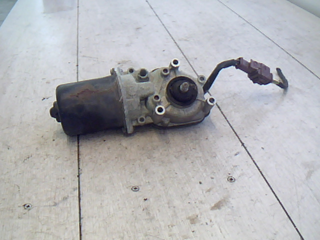 PEUGEOT 406 Ablaktörlő motor első bontott alkatrész