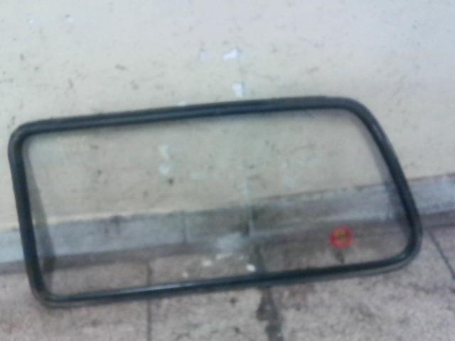 LADA NIVA 1.7 Bal hátsó fixüveg ajtóban bontott alkatrész