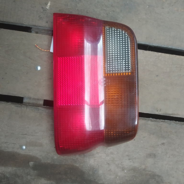 FORD ORION 90-95 Jobb hátsó lámpa bontott alkatrész
