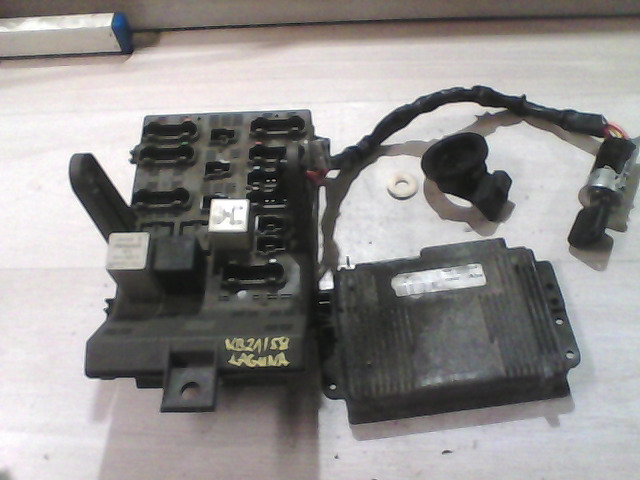 RENAULT LAGUNA 94-98 Motorvezérlő egység ecu pcm modul bontott alkatrész