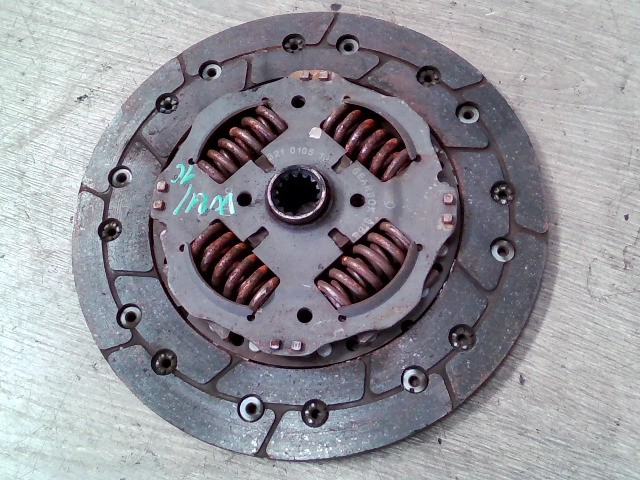 OPEL Astra J/1 2009.09.01-2012.08.31 Kuplung tárcsa bontott alkatrész