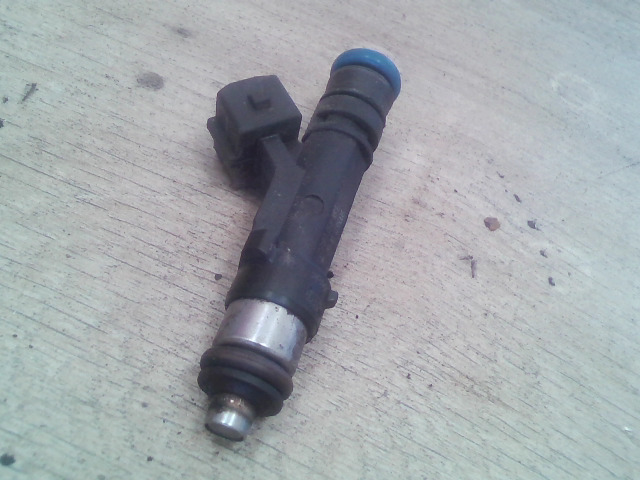 OPEL Astra J/1 2009.09.01-2012.08.31 Injektor befecskendező hengerenkénti bontott alkatrész