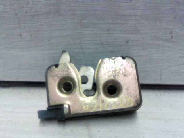 FORD FIESTA 96-99 Csomagtér ajtó zárszerkezet bontott alkatrész