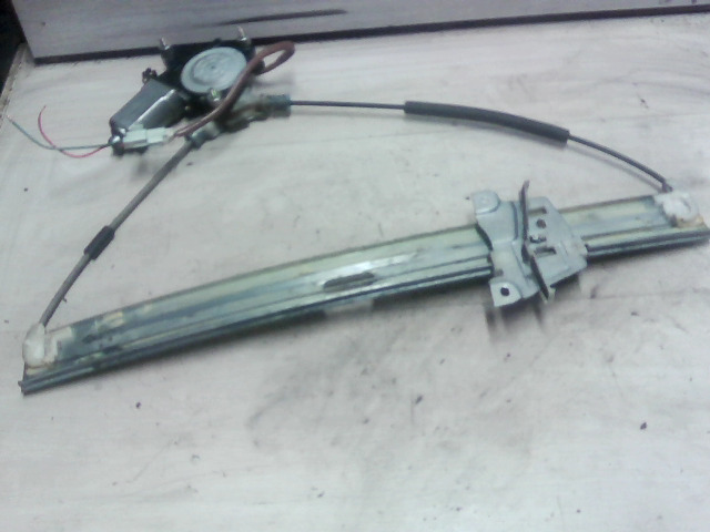 MAZDA PREMACY 99.01-05.10 Jobb első ablakemelő szerkezet elektromos bontott alkatrész