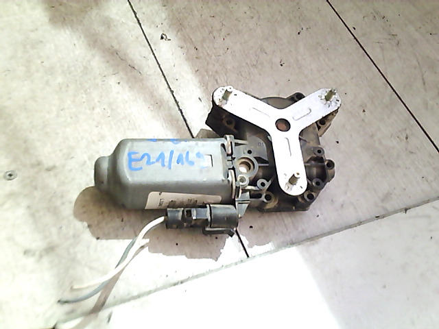 RENAULT MASTER 97-03 Jobb első ablakemelő motor bontott alkatrész
