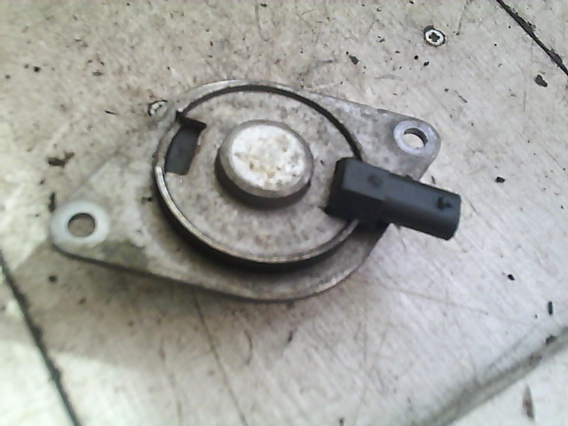 OPEL Astra J/1 2009.09.01-2012.08.31 Vezérműtengely jeladó bontott alkatrész
