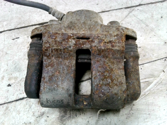 RENAULT MEGANE 99-02 Jobb első féknyereg munkahengerrel bontott alkatrész