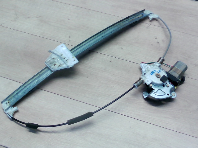 MAZDA MPV 99-05 Jobb első ablakemelő szerkezet elektromos bontott alkatrész