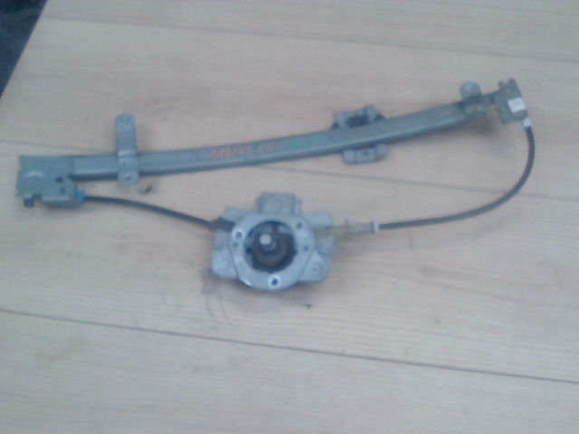 SUZUKI SWIFT 96-05 Jobb hátsó ablakemelő szerkezet mechanikus bontott alkatrész