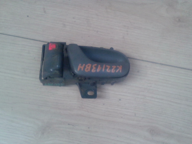 SUZUKI SWIFT 96-05 Bal hátsó belső kilincs bontott alkatrész