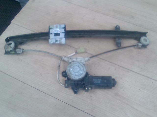 SUZUKI SWIFT 96-05 Jobb hátsó ablakemelő szerkezet elektromos bontott alkatrész