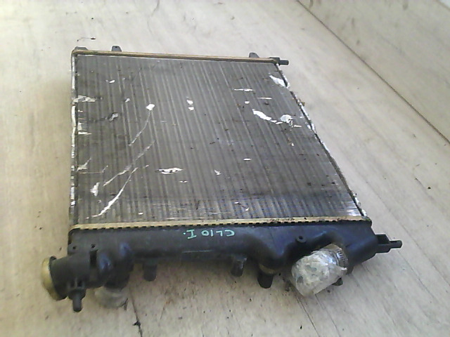RENAULT CLIO 90-96 Vízhűtő. radiátor sima bontott alkatrész
