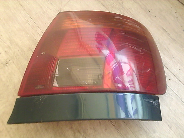 AUDI A4 94-98 Jobb hátsó lámpa bontott alkatrész