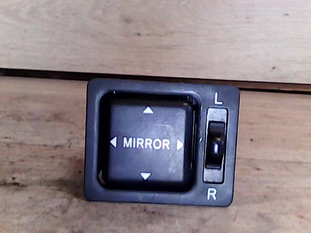 DAIHATSU Sirion Elektromos tükör állító kapcsoló bontott alkatrész