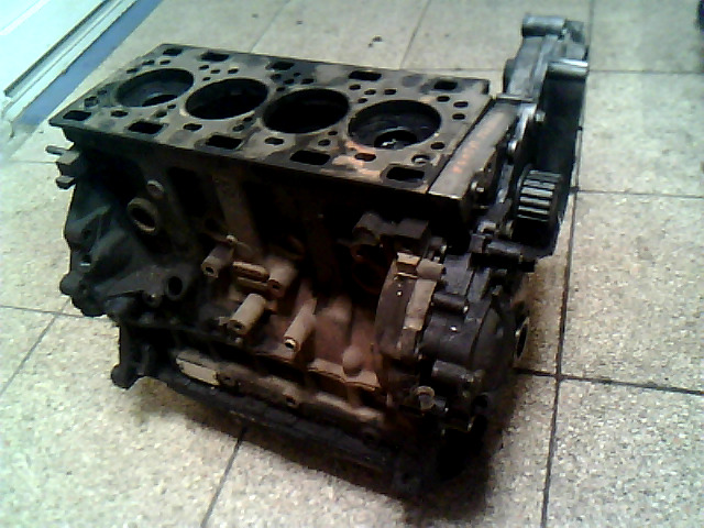 RENAULT LAGUNA 00-05 Motor, diesel fűzött blokk hengerfej nélkül bontott alkatrész