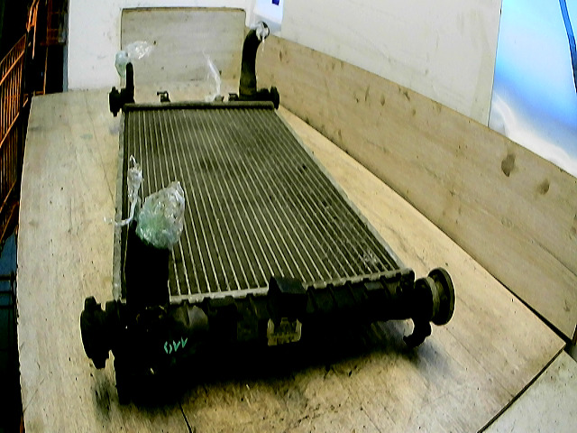 FORD FOCUS 98-04 Vízhűtő, radiátor bontott alkatrész