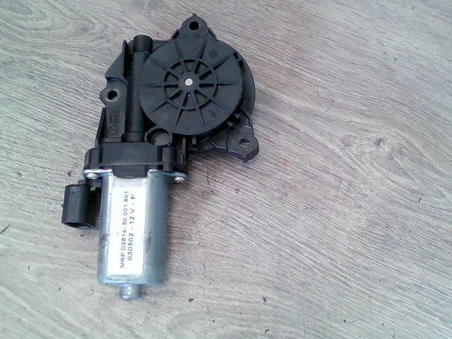 Jobb első ablakemelő motor