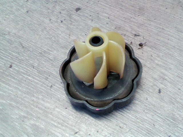 SUZUKI SWIFT 96-05 Tanksapka bontott alkatrész