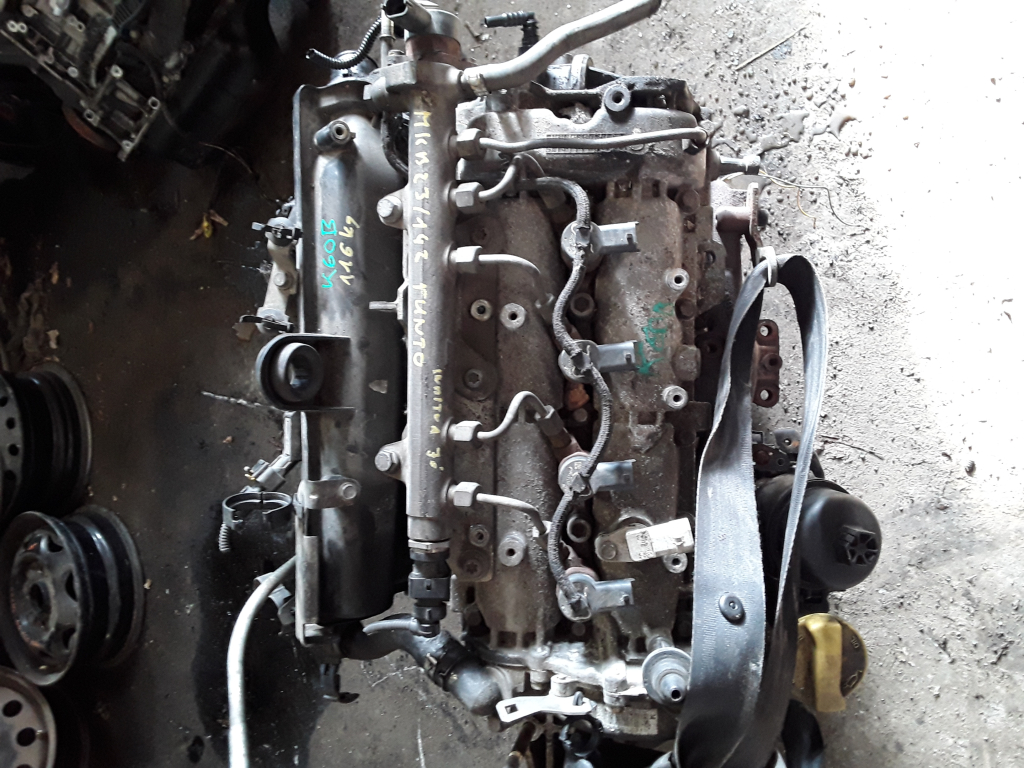 FIAT PUNTO III. Motor, diesel fűzött blokk hengerfejjel bontott alkatrész