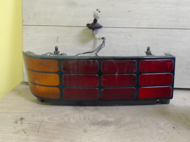 SUZUKI SWIFT 89-96 Jobb hátsó lámpa bontott alkatrész
