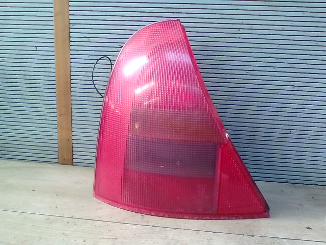 RENAULT CLIO 98-01 Bal hátsó lámpa bontott alkatrész
