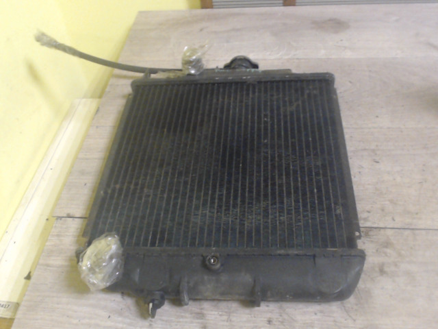 SUZUKI SWIFT 89-96 Vízhűtő. radiátor bontott alkatrész