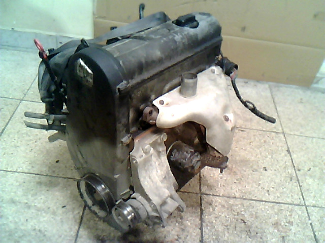 VW GOLF III. Motor. benzin fűzött blokk hengerfejjel bontott alkatrész