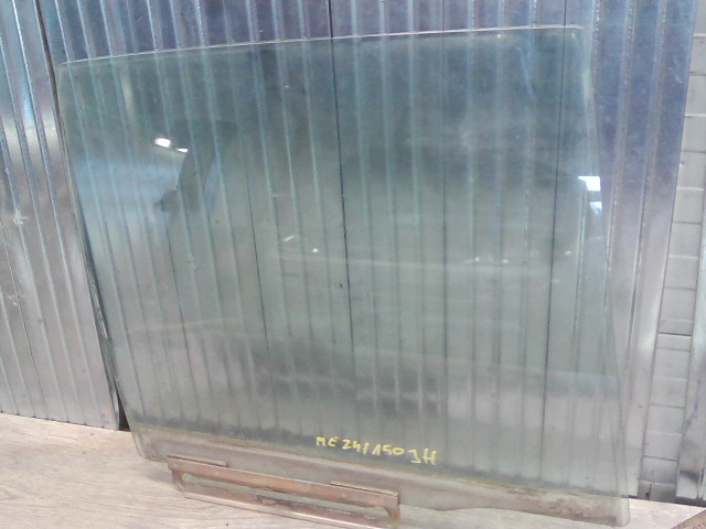 MAZDA 323F 98-04 Jobb hátsó ajtóüveg bontott alkatrész
