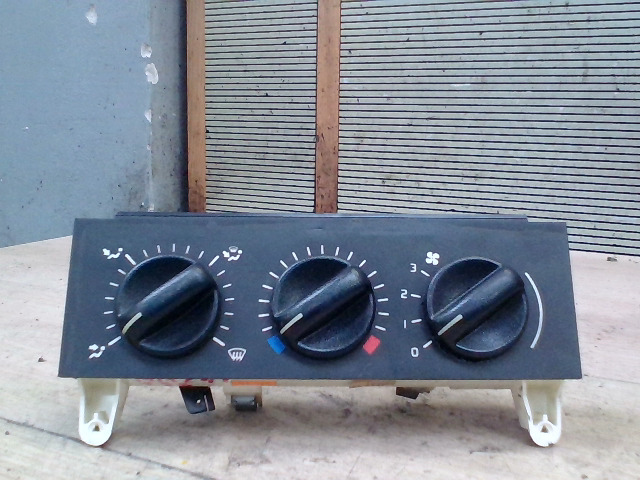 RENAULT CLIO 96-98 Fűtés vezérlő panel bontott alkatrész