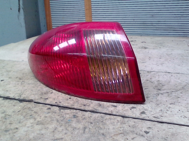 ALFA ROMEO 147 00.10-04.10 Bal hátsó lámpa bontott alkatrész