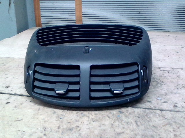 ALFA ROMEO 147 00.10-04.10 Középső szellőző bontott alkatrész