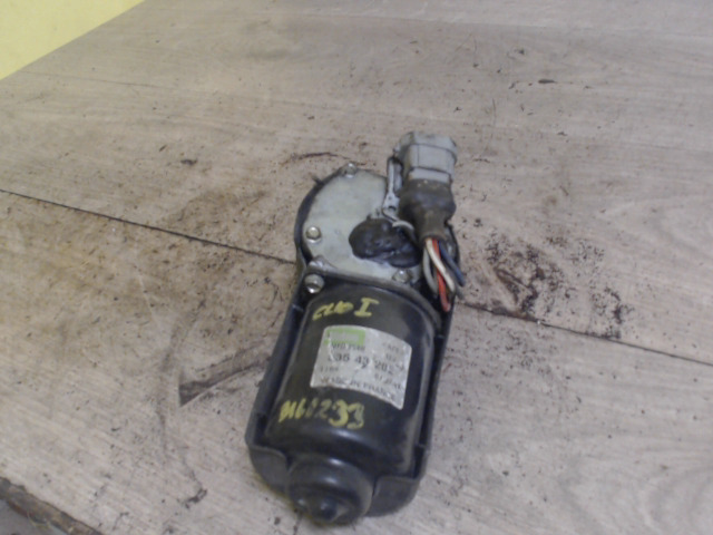 RENAULT CLIO 90-96 Ablaktörlő motor első bontott alkatrész