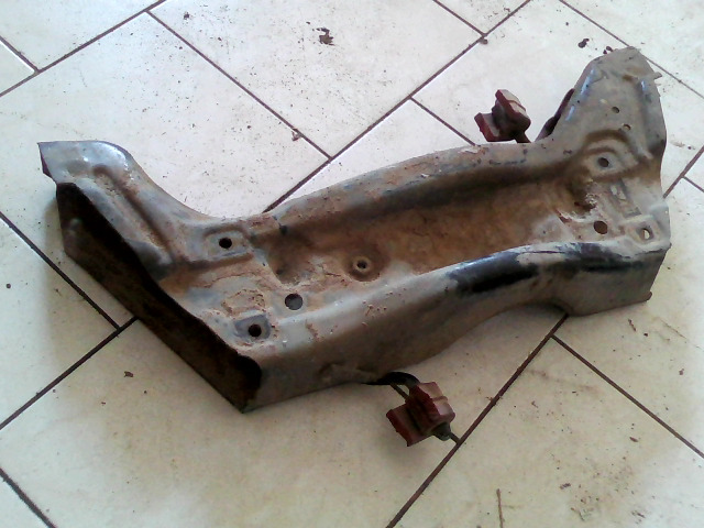 VW POLO V. 02-05 Alsó kereszttartó bontott alkatrész