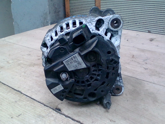 AUDI A6 97-04 Generátor, dízel bontott alkatrész