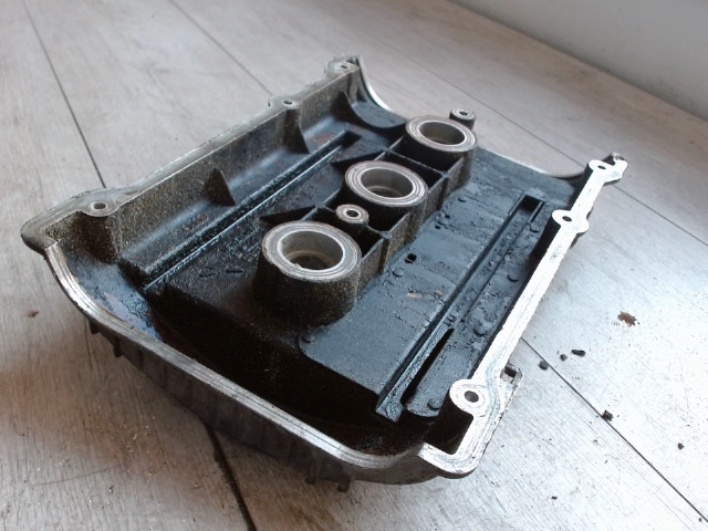 AUDI A6 97-04 Szelepfedél bontott alkatrész