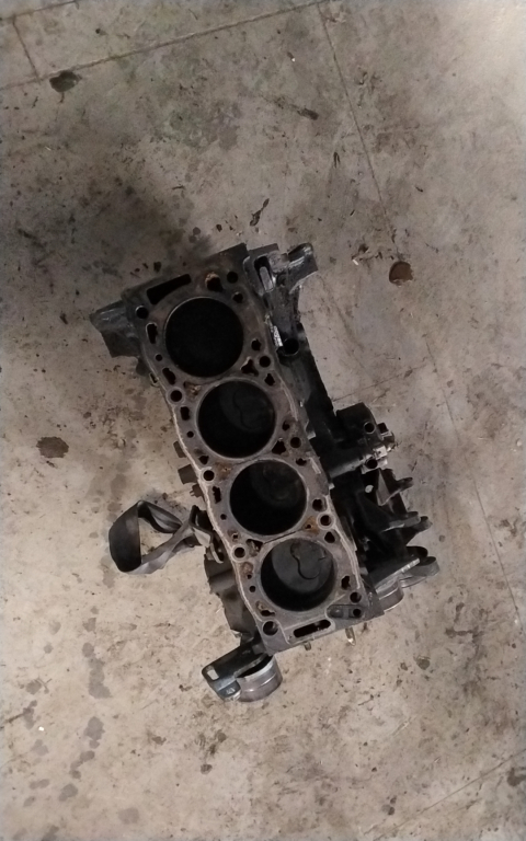 PEUGEOT 306 93-97 Motor, diesel fűzött blokk hengerfej nélkül bontott alkatrész