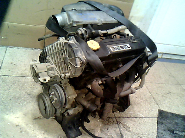 OPEL CORSA B 93-00 Motor, diesel fűzött blokk hengerfejjel bontott alkatrész