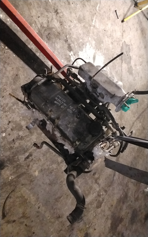 MAZDA 323F 98-04 Motor. benzin fűzött blokk hengerfejjel bontott alkatrész