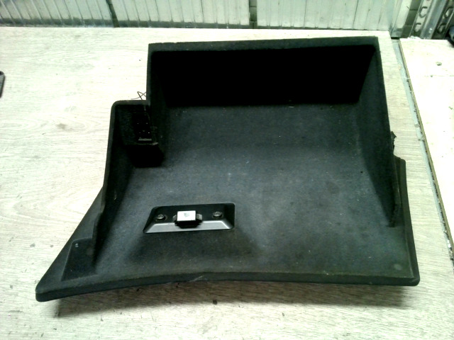 BMW E39 95-03 Kesztyűtartó bontott alkatrész