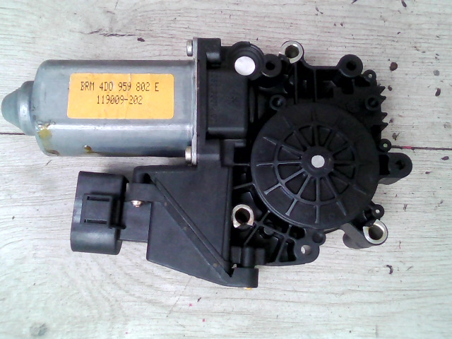 AUDI A8 94.06-02.12 Jobb első ablakemelő motor bontott alkatrész