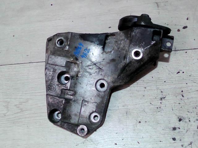 BMW E39 95-03 Klímakompresszor tartó bak bontott alkatrész