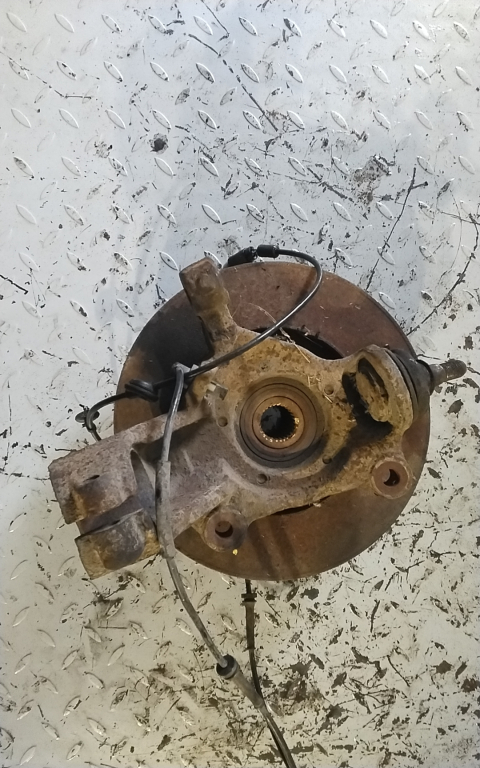 FORD TRANSIT 99-06 Csonkállvány kerékaggyal jobb első bontott alkatrész