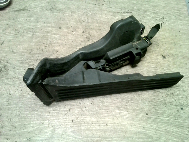 AUDI A3 2003.05 - 2005.09 Elektromos gázpedál bontott alkatrész