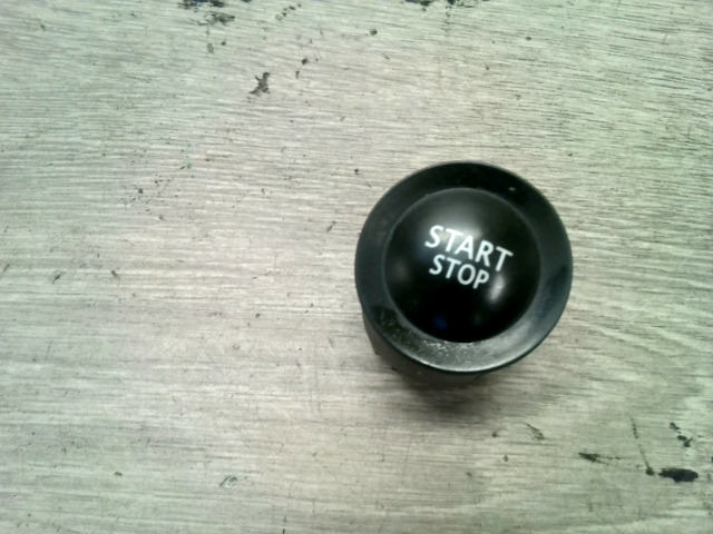 RENAULT MEGANE 02-05 Start stop indító gomb bontott alkatrész