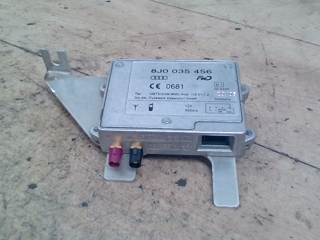 AUDI A8 2003.01.01-2010.02.28 Antenna erősítő bontott alkatrész