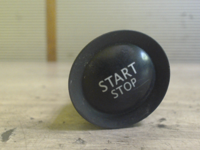 RENAULT MEGANE 02-05 Start stop indító gomb bontott alkatrész
